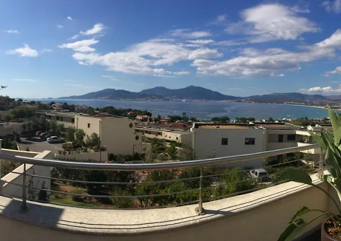 Vue Magnifique Sur Baie Ajaccio アパート
