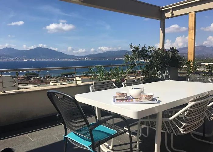 Vue Magnifique Sur Baie Ajaccio アパート